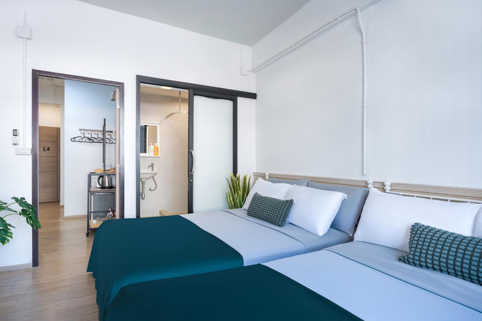 Hostel Platinum Deluxe Shopping