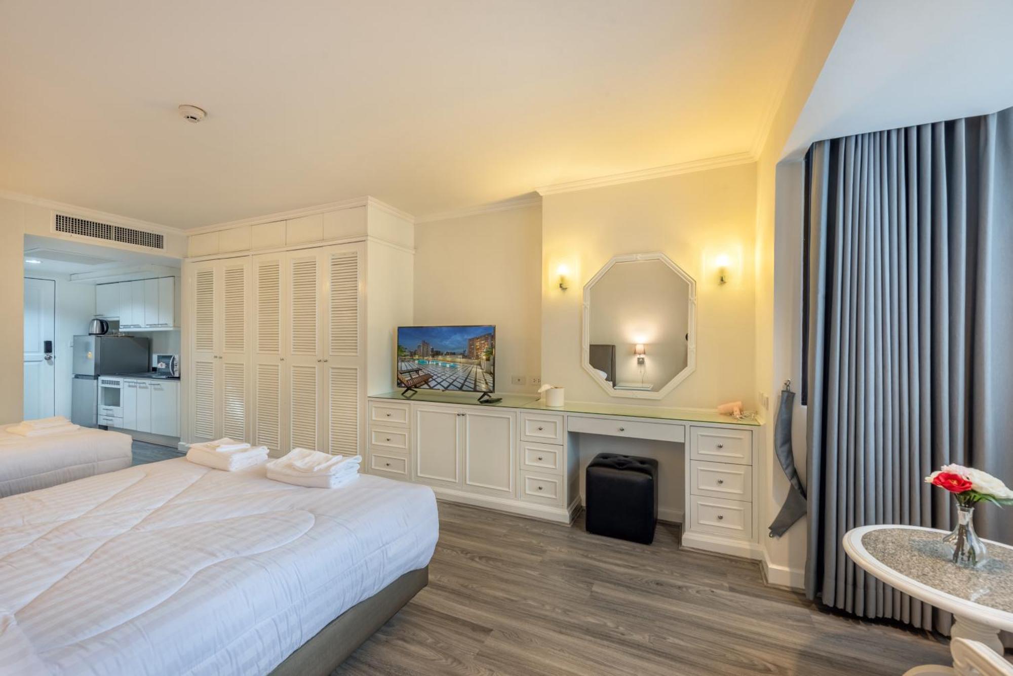 Aparthotel Neom Town