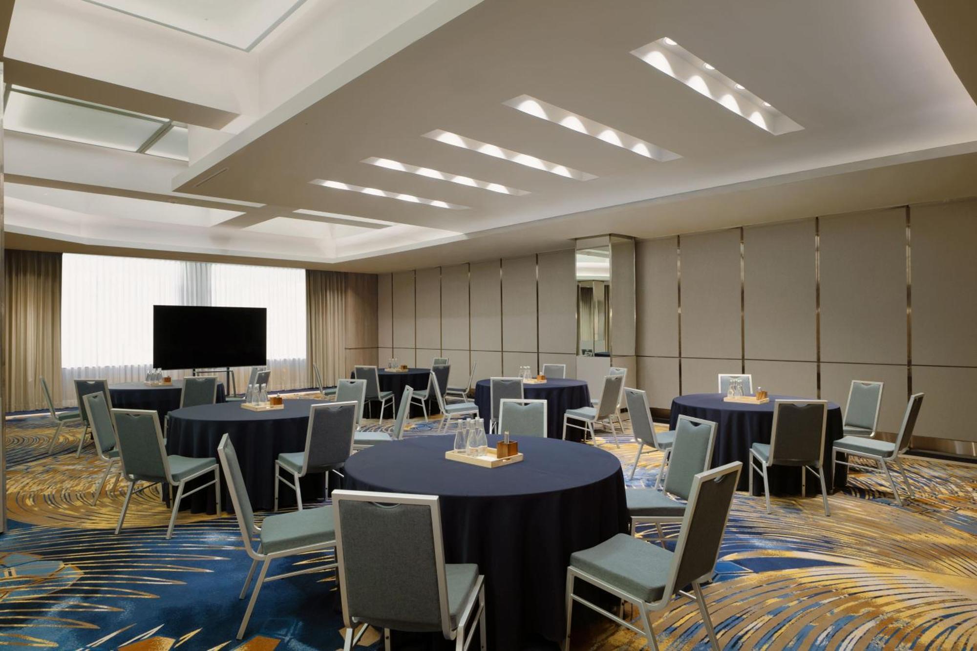 Royal Orchid Sheraton Riverside Hotel 5*