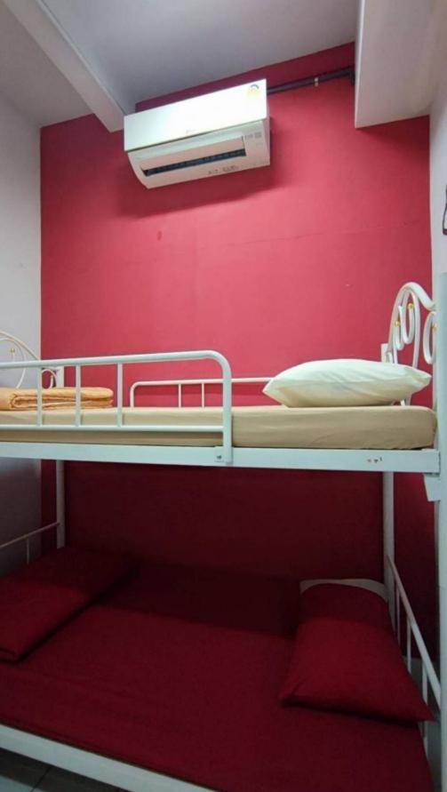 Hostel 1137