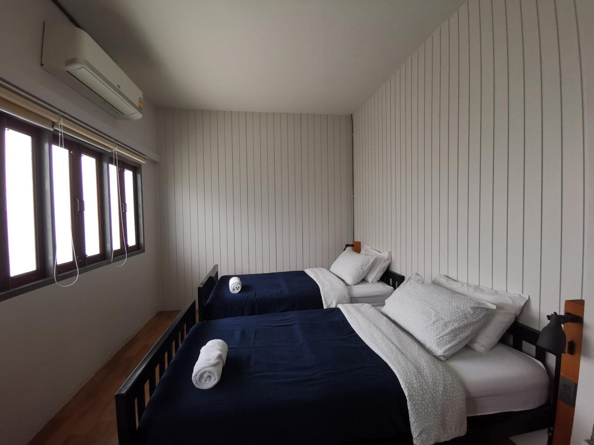 Liaw Base House Hostel Bangkok