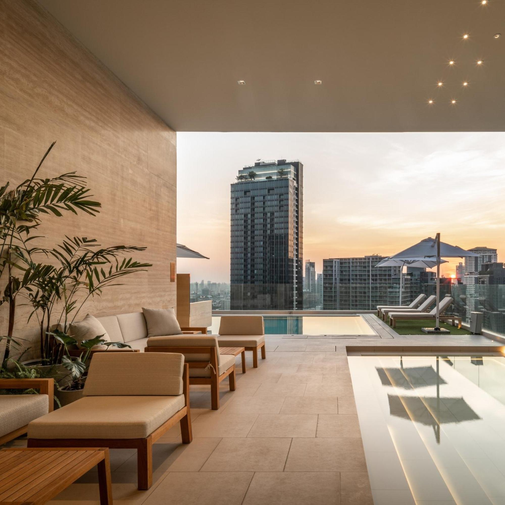 Thonglor Luxury Large 2 Bedrooms Mini Golf Sky Pool Bangkok