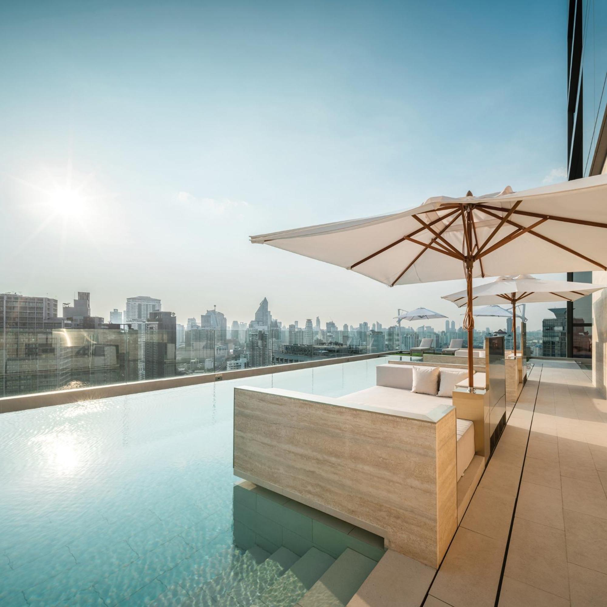 Apartment Thonglor Luxury Large 2 Bedrooms Mini Golf Sky Pool *