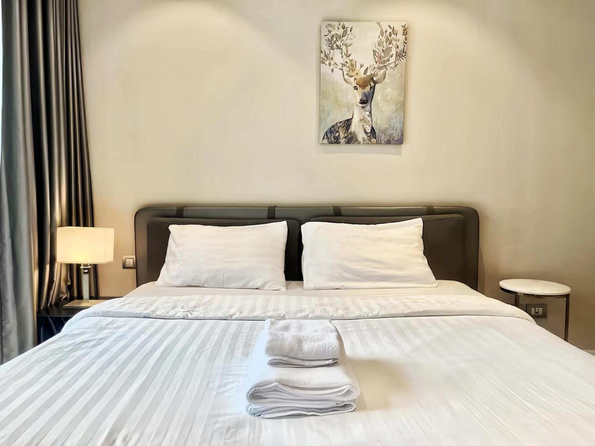 Circle Sukhumvit 11 Apartment