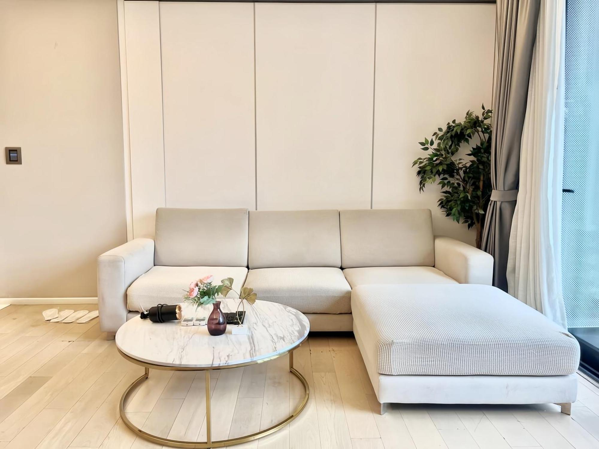 Circle Sukhumvit 11 Apartment *