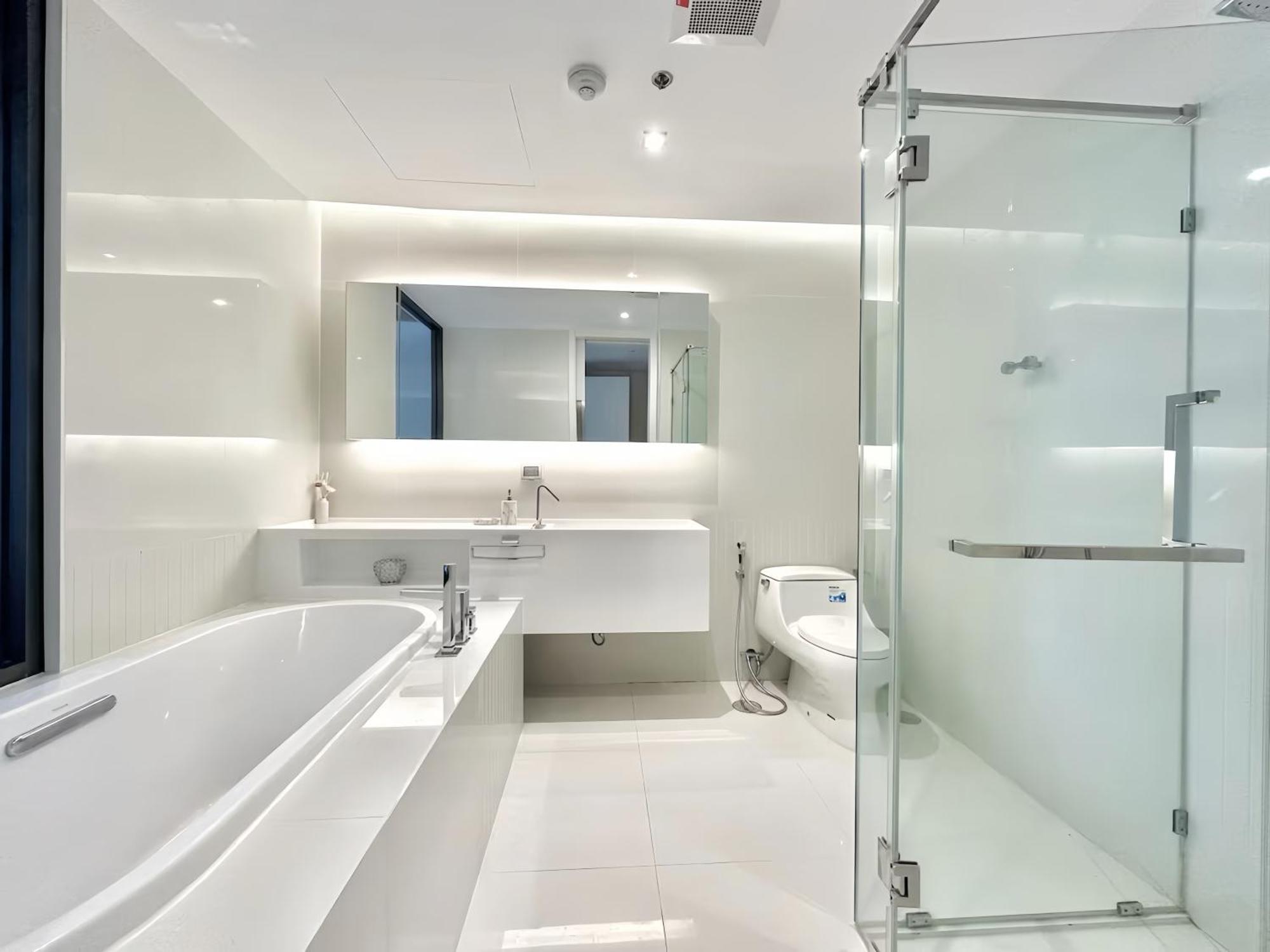 Apartment Circle Sukhumvit 11