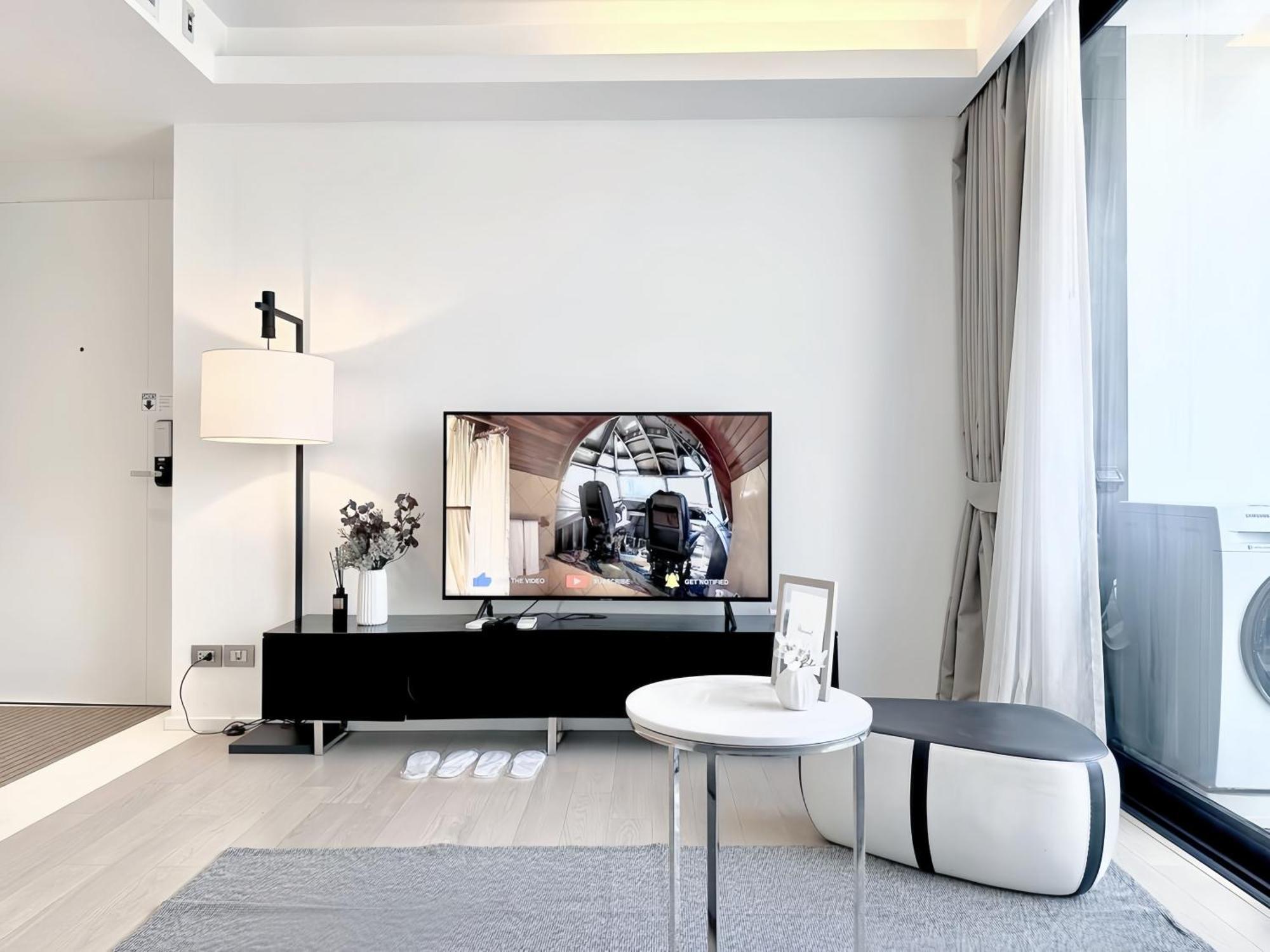 Apartment Circle Sukhumvit 11