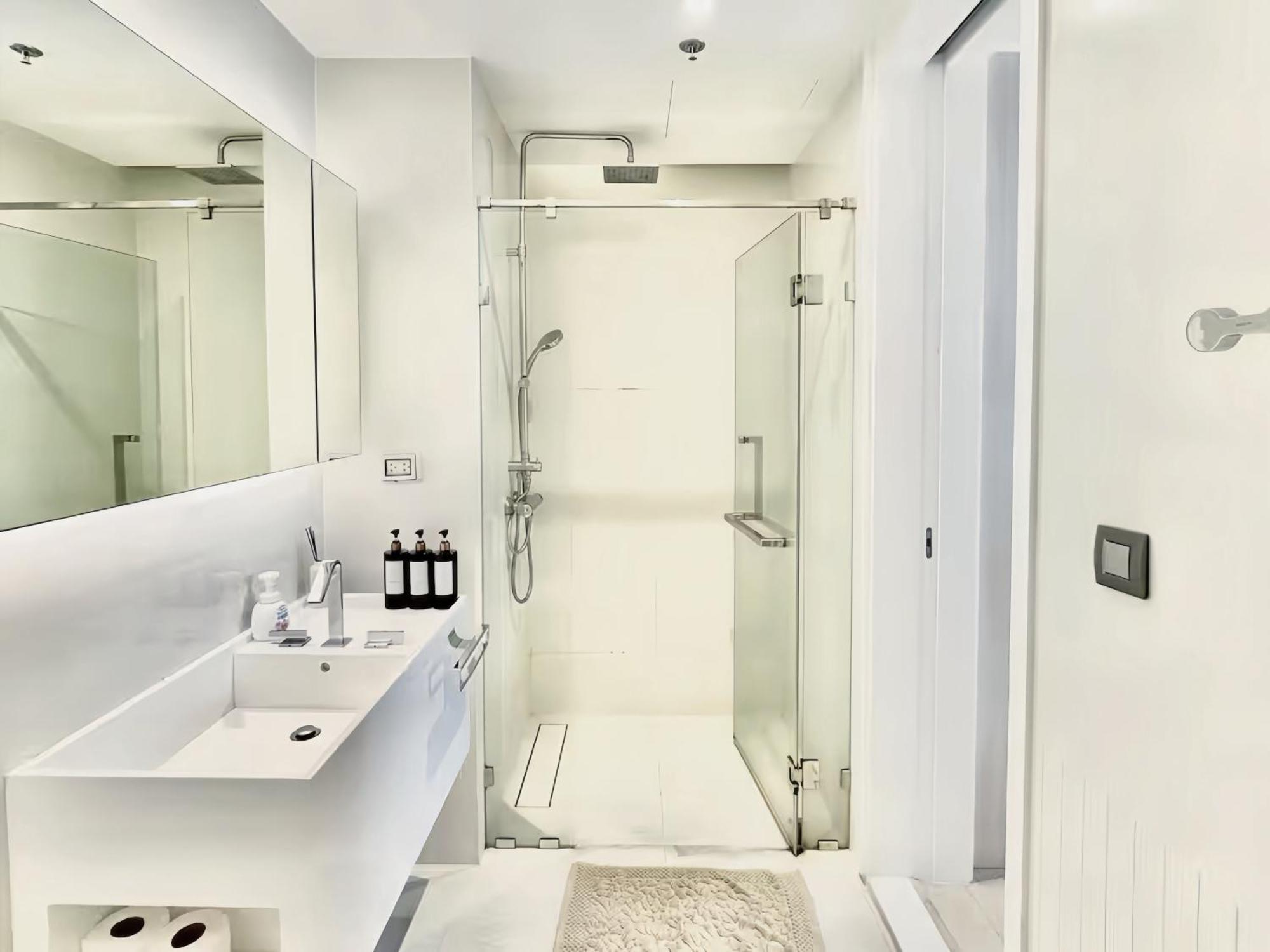 Circle Sukhumvit 11 Apartment *