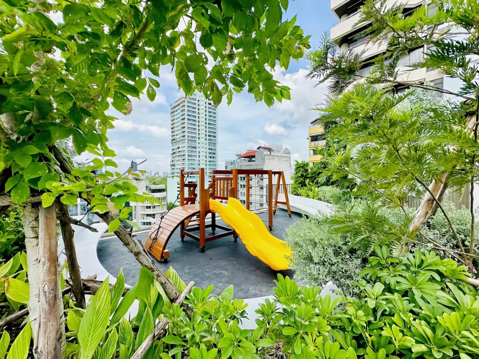 Fynn Asoke Apartment