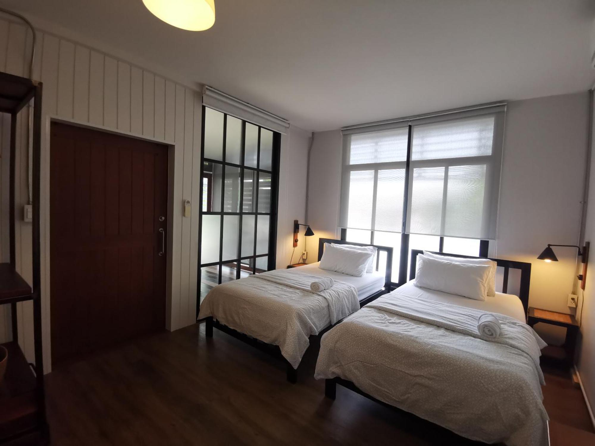 Hostel Liaw Base House *