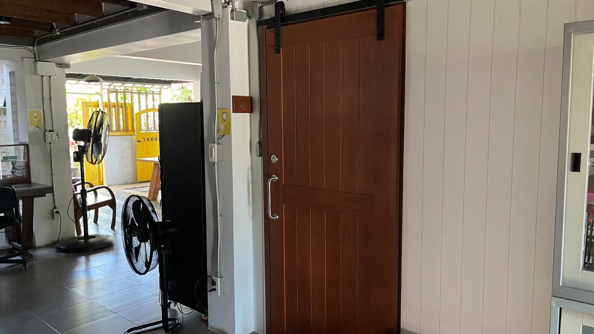 Liaw Base House Hostel Bangkok