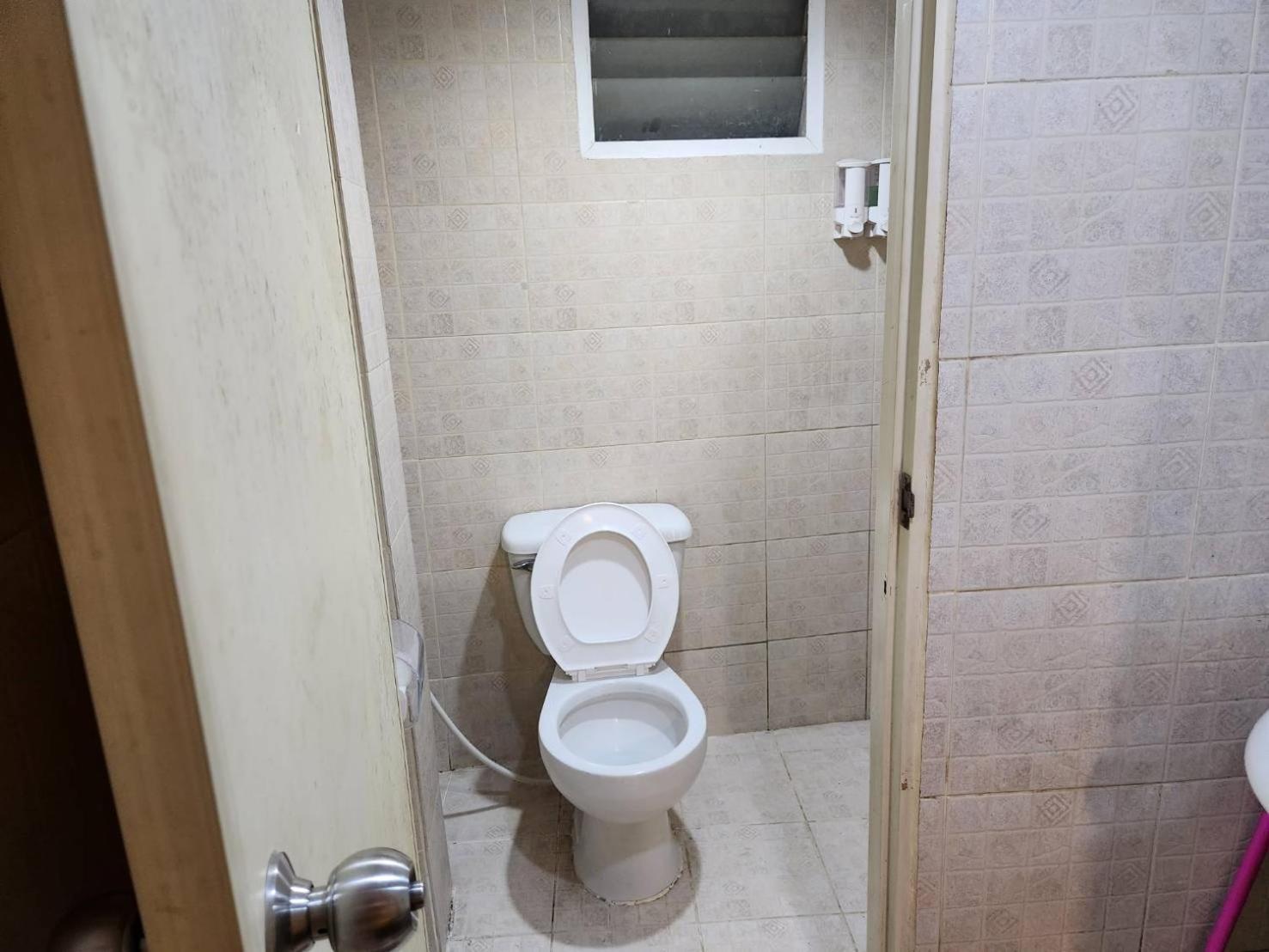White House Khaosan Asrama
