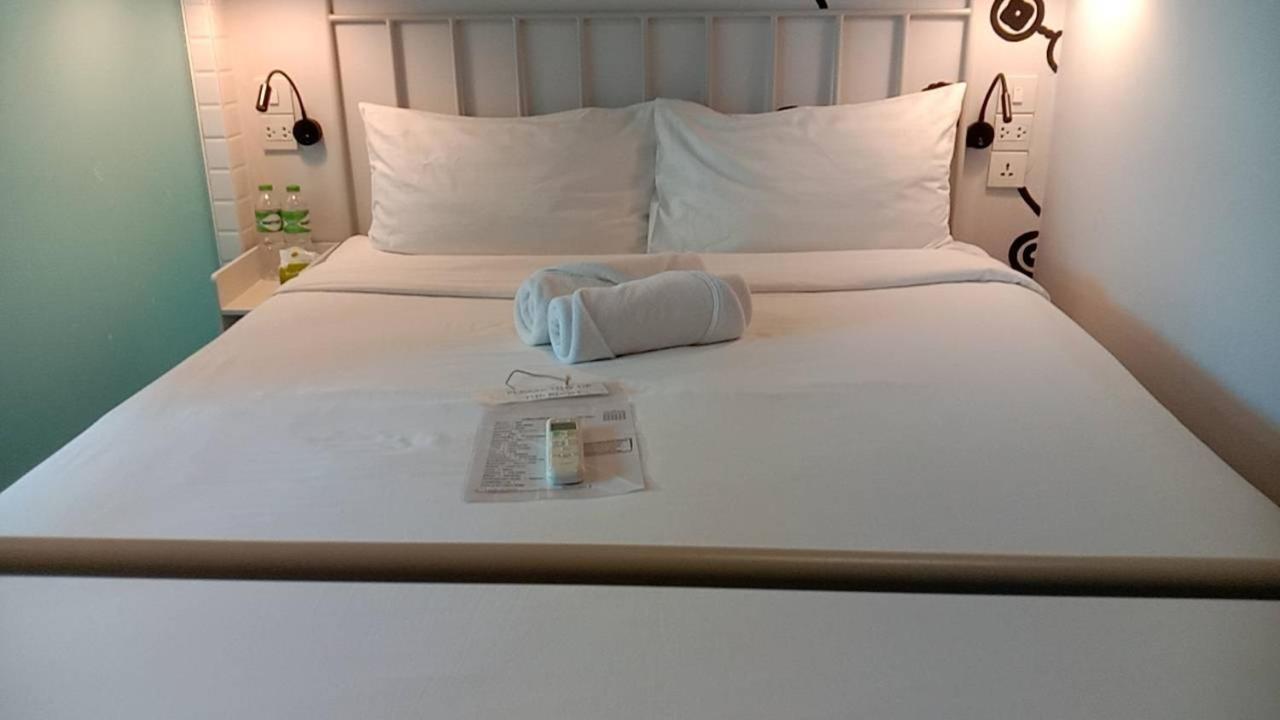 Hostel Bedspread (adults Only) *