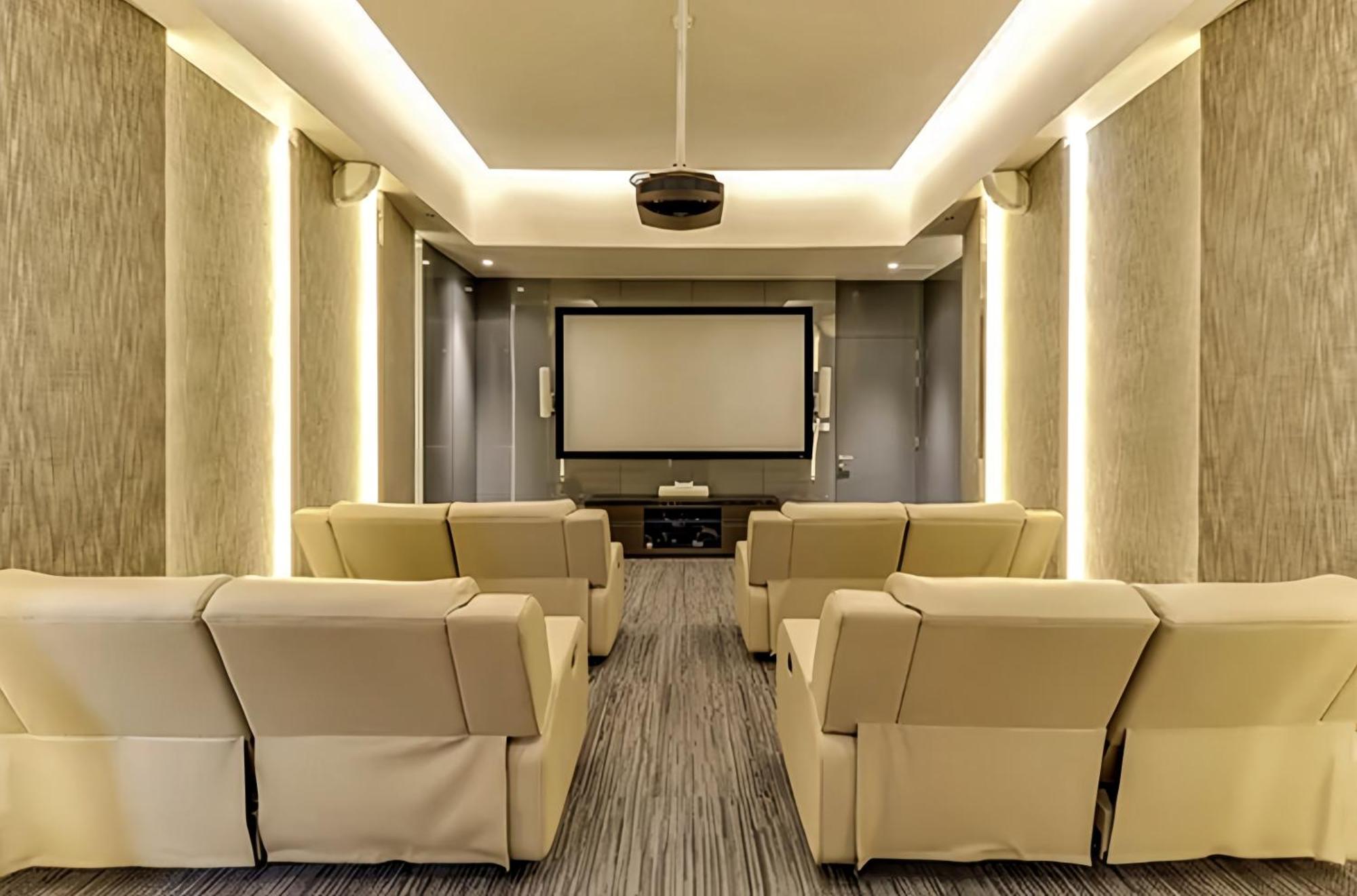Hyde Sukhumvit 11 *