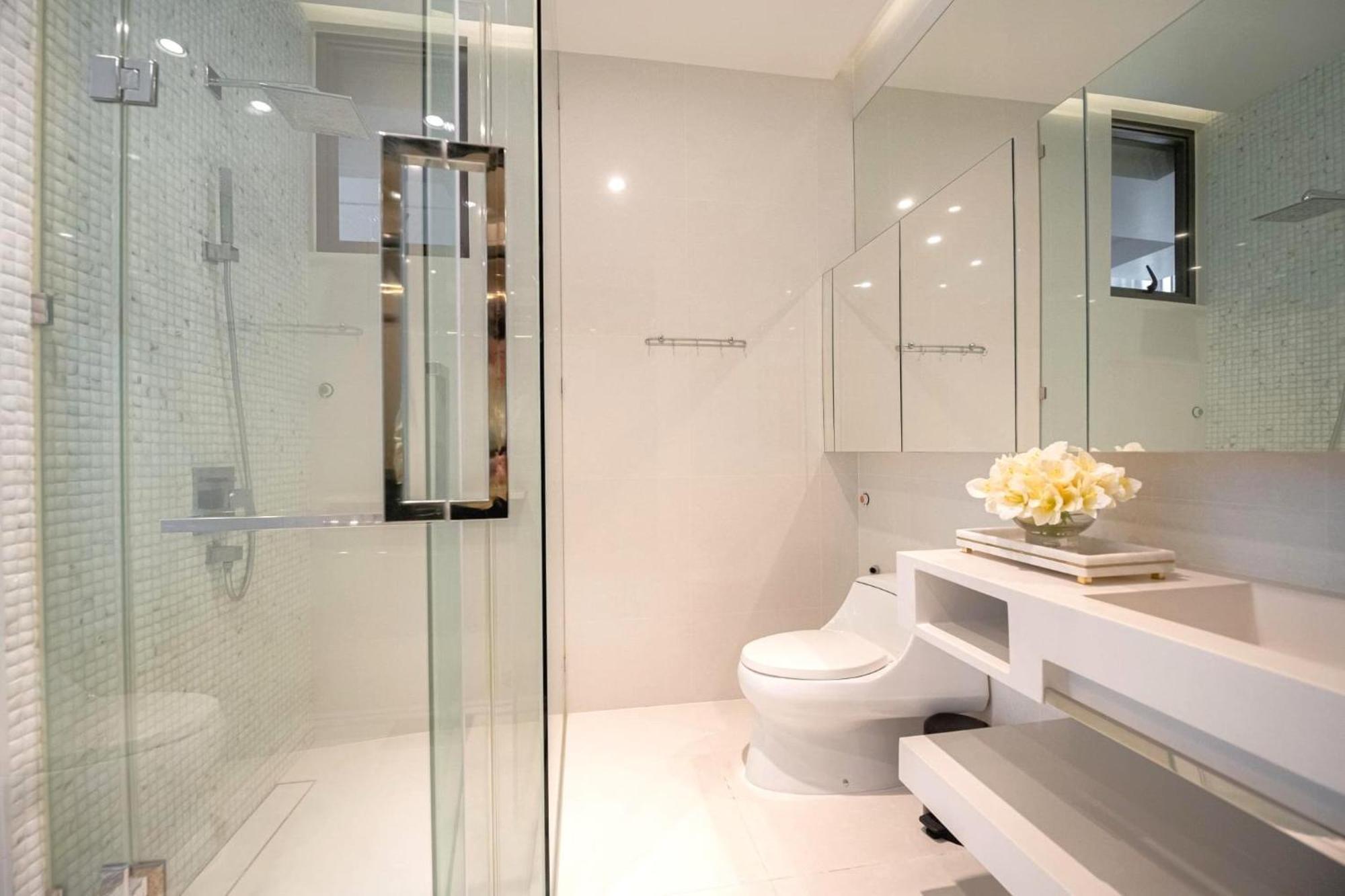1million Dollar Super Luxury Property With Amazing Sky Pool And Facilities Bangkok