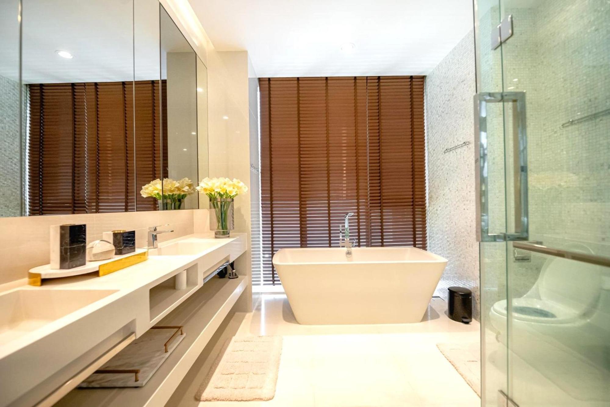 1million Dollar Super Luxury Property With Amazing Sky Pool And Facilities *