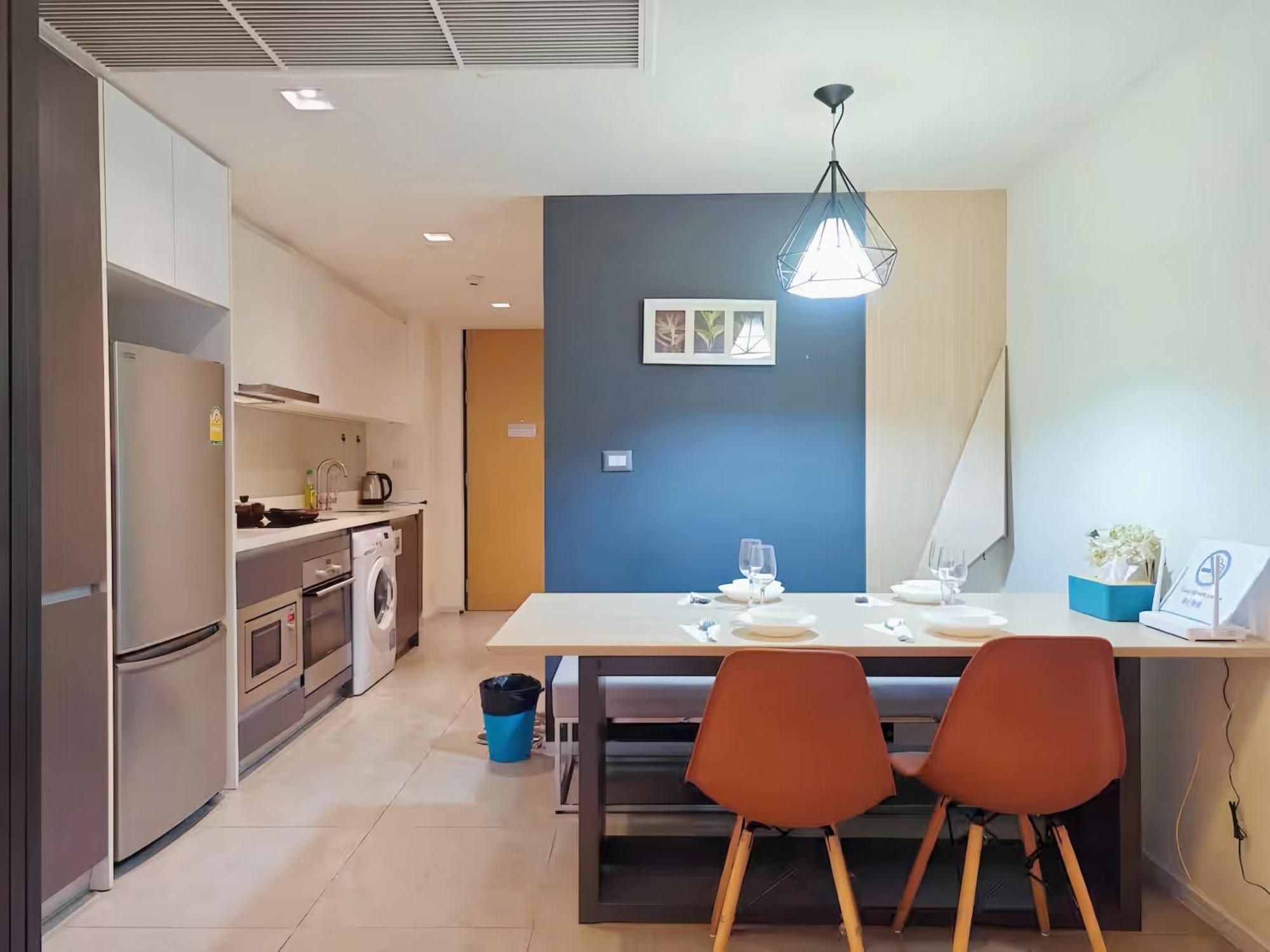 Circle S Sukhumvit 12 Apartment