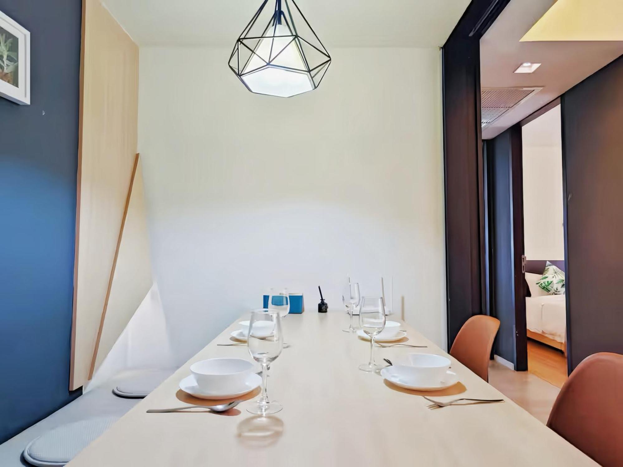 Circle S Sukhumvit 12 Apartment *