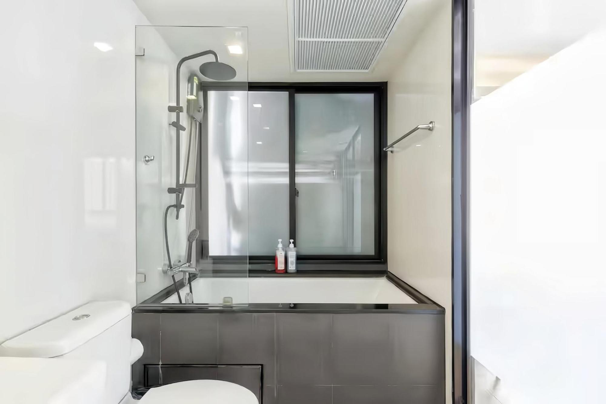 Circle S Sukhumvit 12 Apartment *
