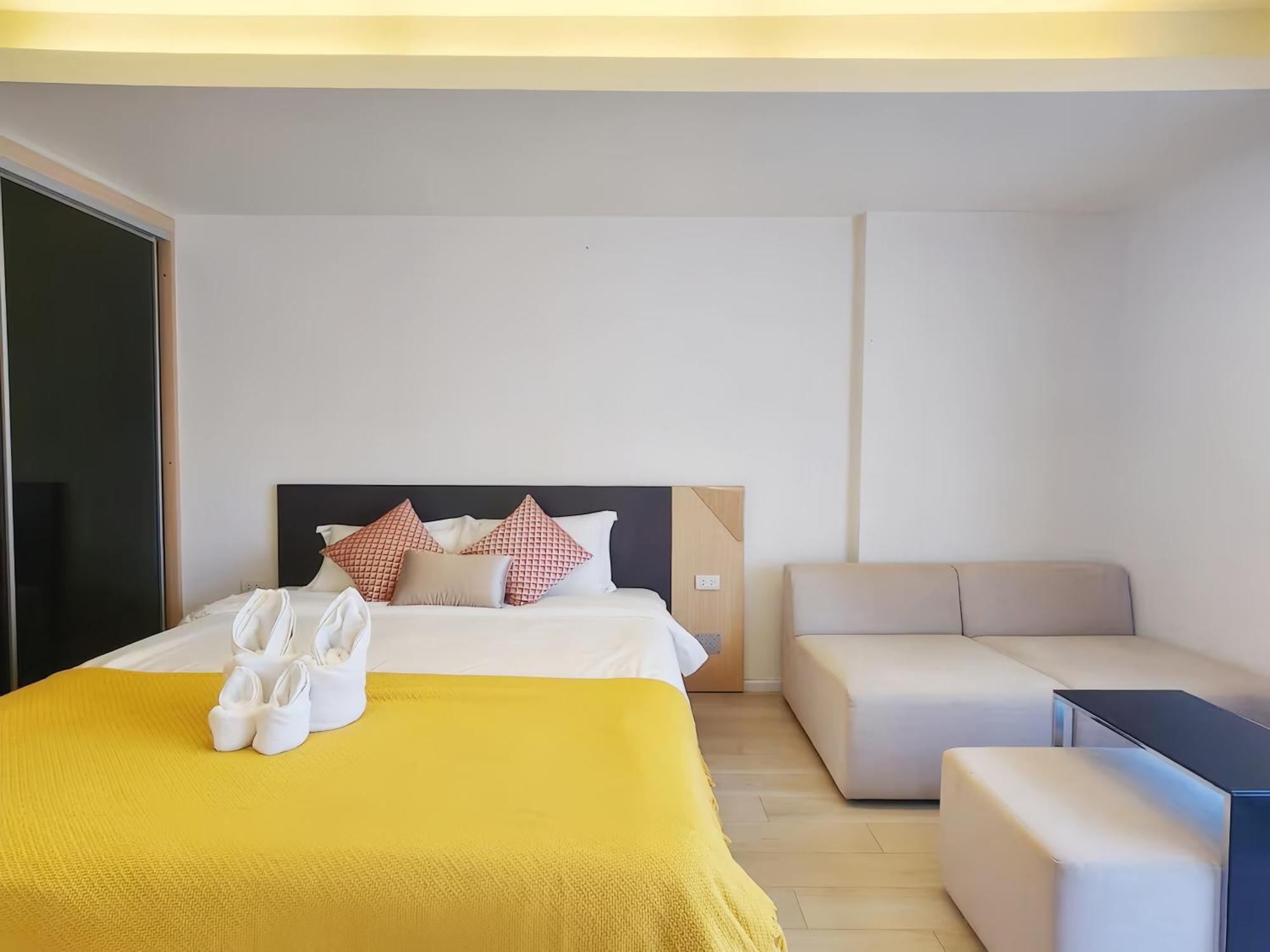 Circle S Sukhumvit 12