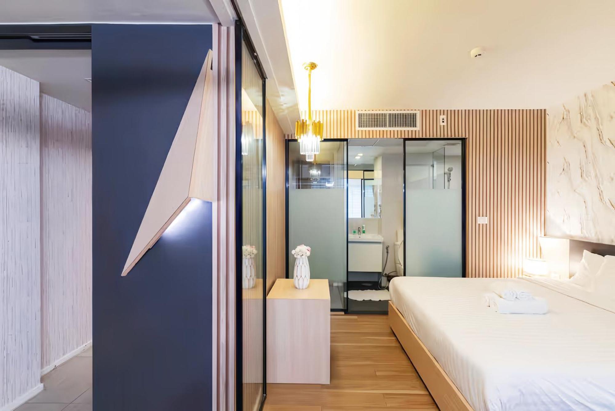 Circle S Sukhumvit 12 Apartment *