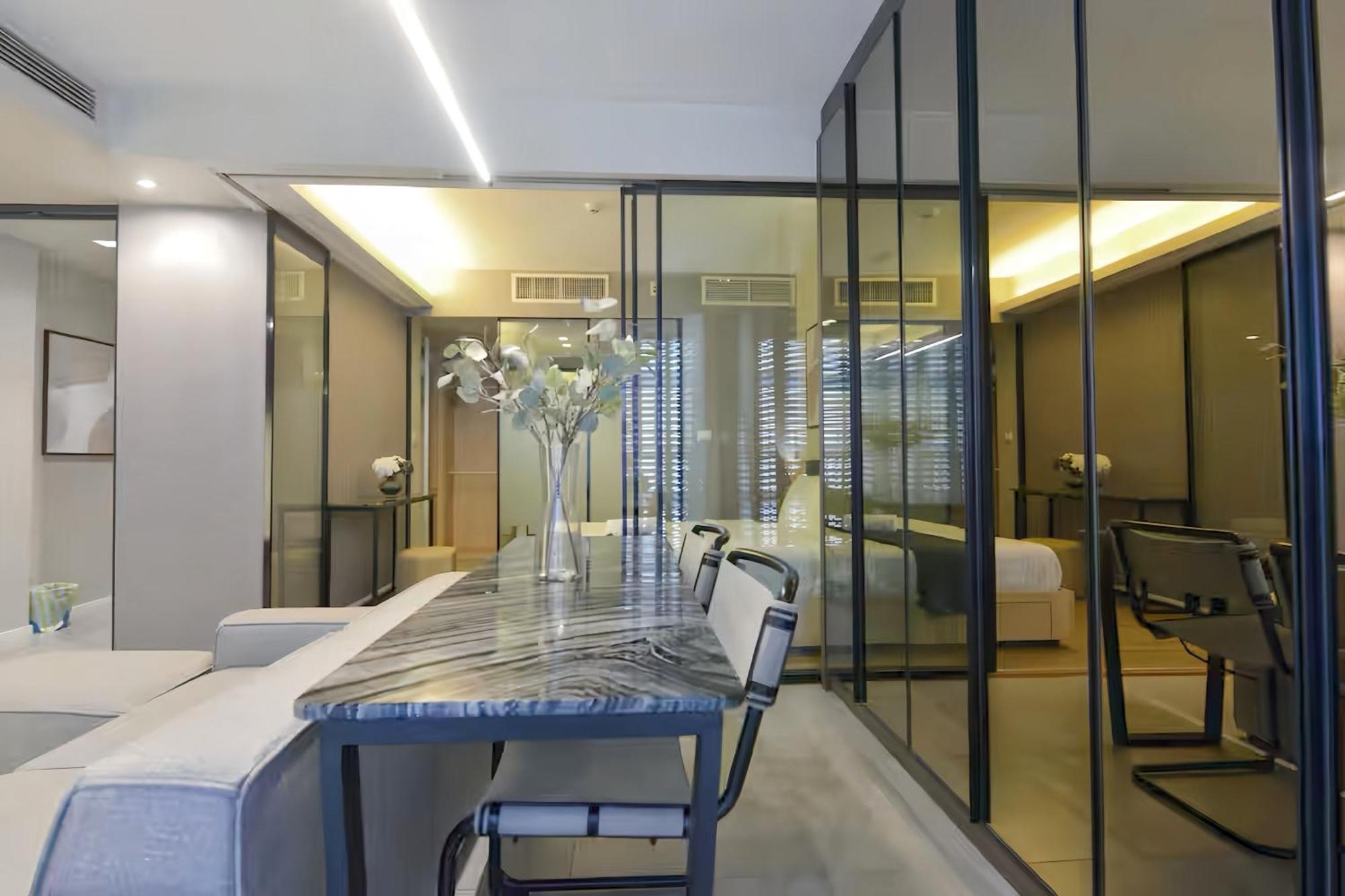 Circle S Sukhumvit 12 Apartment *