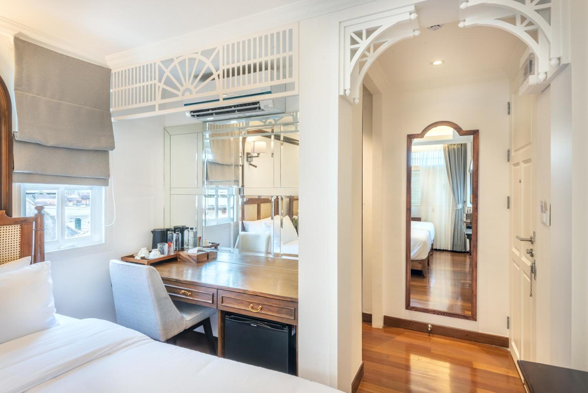 Cherie Boutique 4*