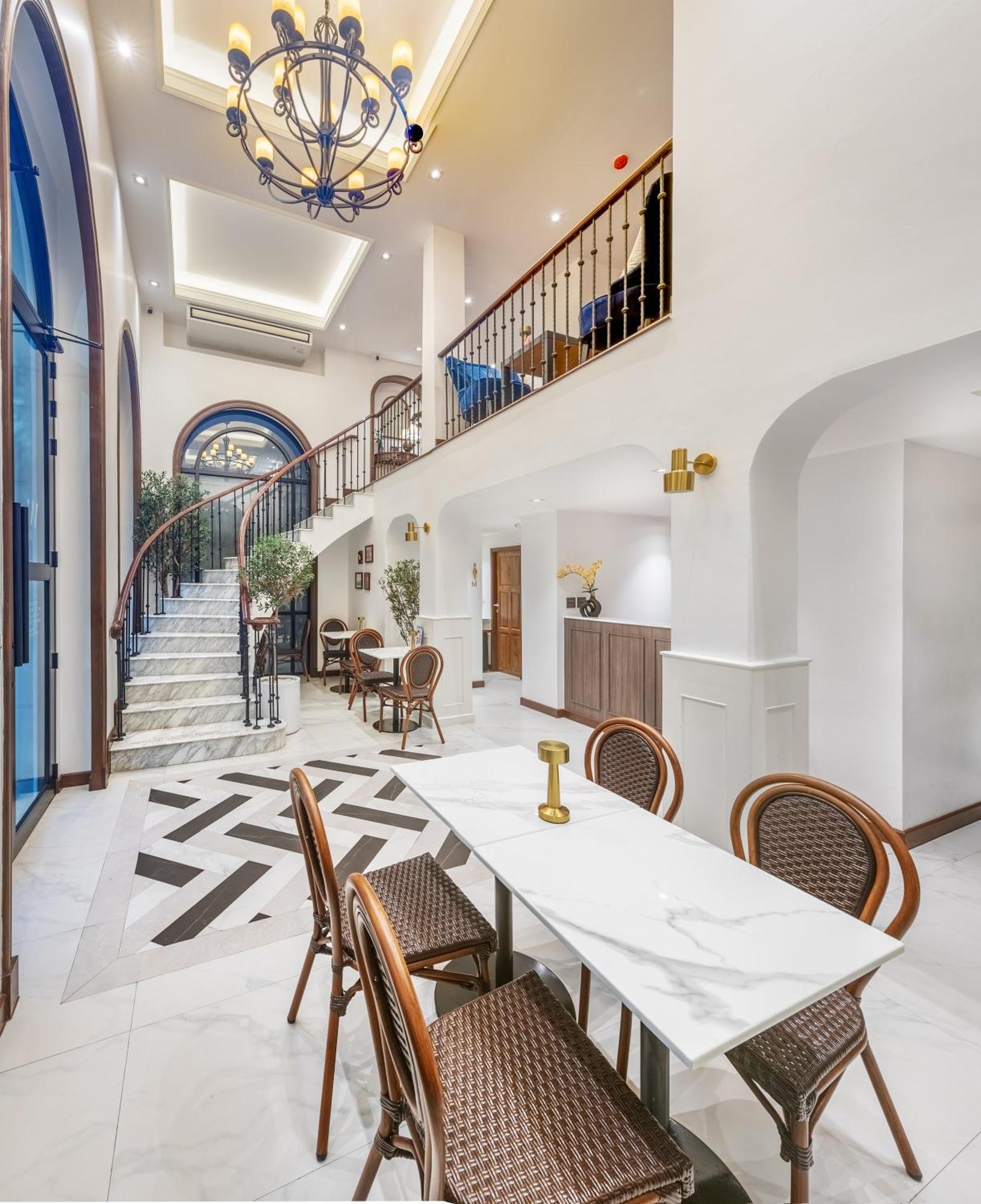 Cherie Boutique Hotel 4*
