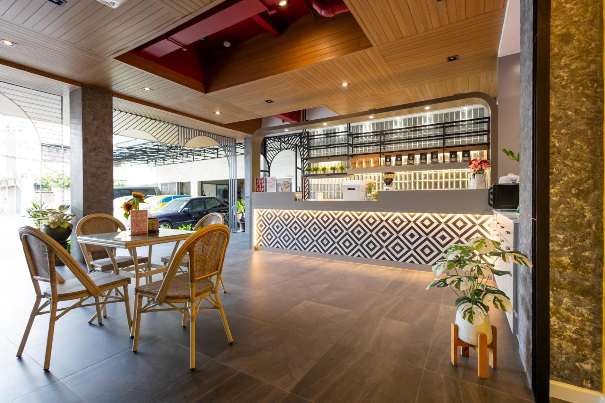 Hotel Penpark Place 3*