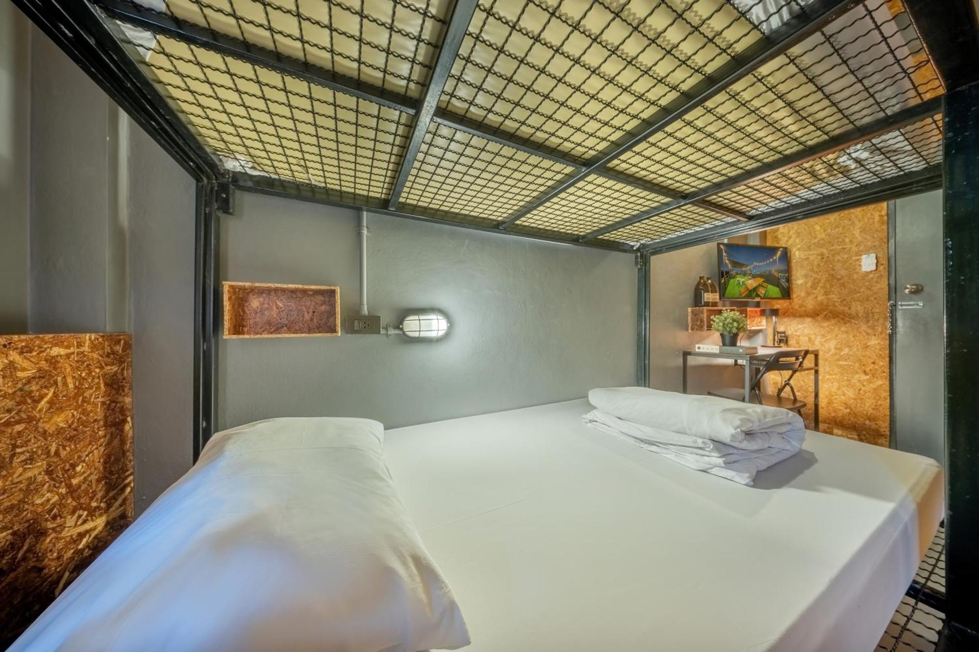 Ralph Hostel