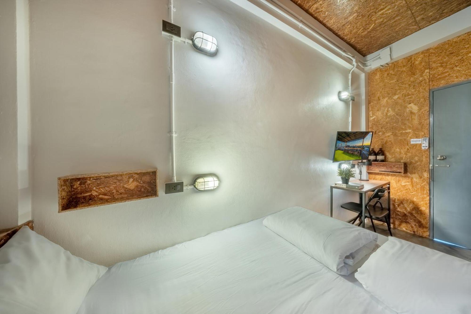 Ralph Hostel