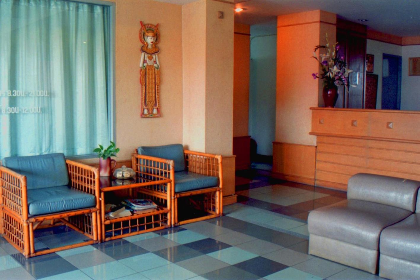 R Apartment