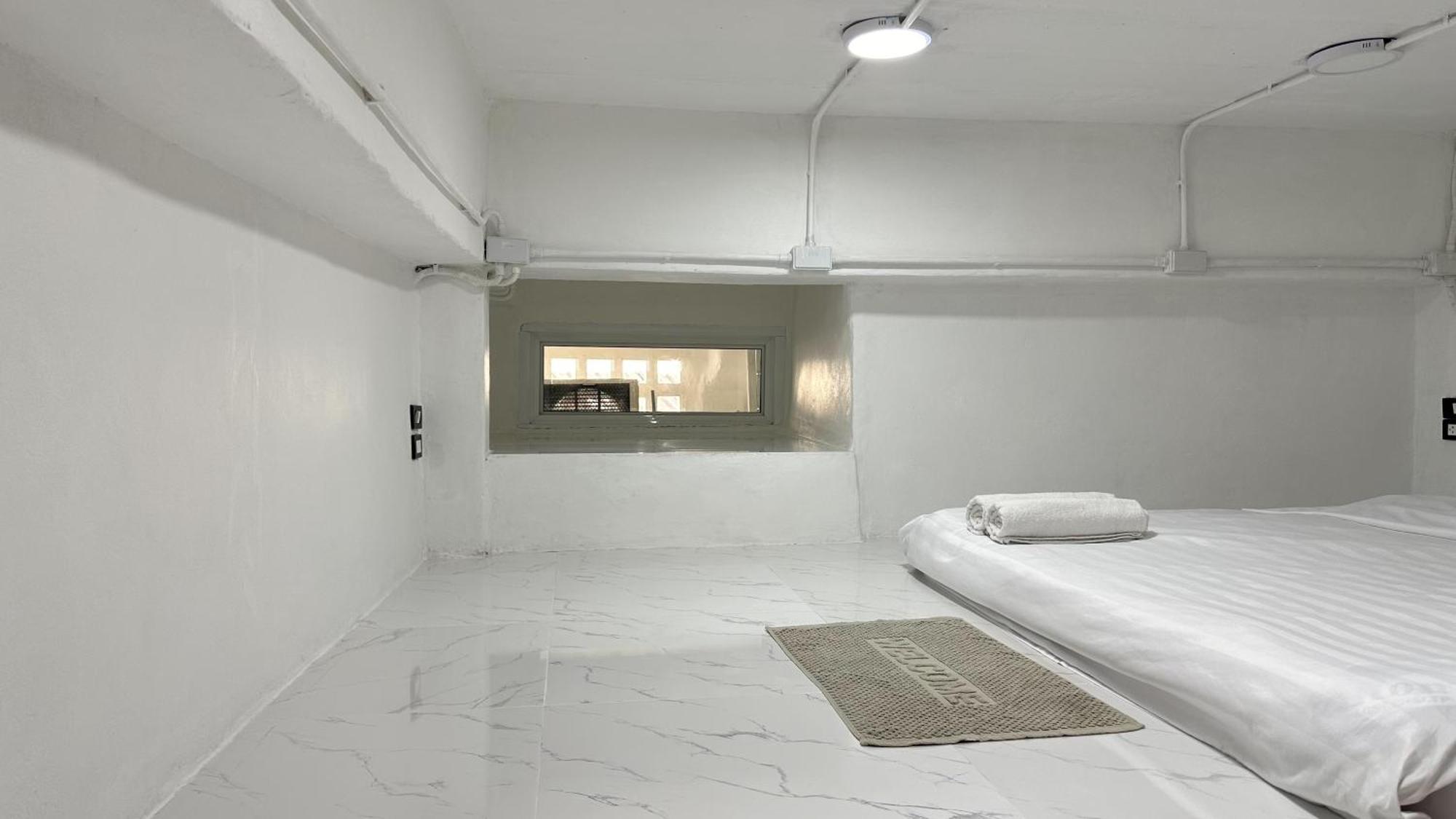Apartment Megun Capsule 150 Cm