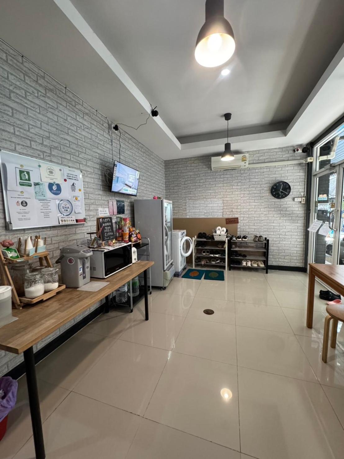 The Little Pig Sukhumvit Guest house