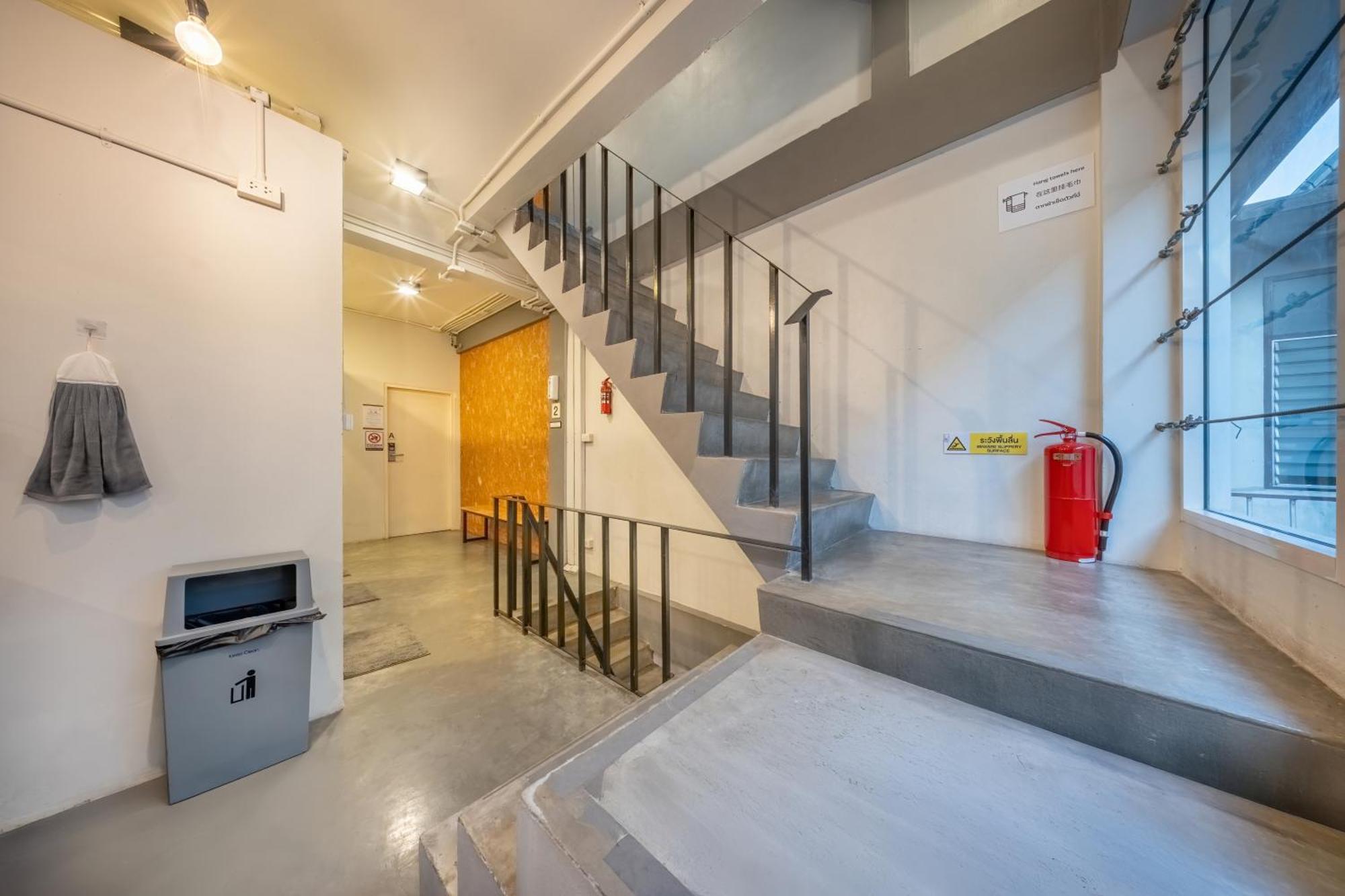 Ralph Hostel