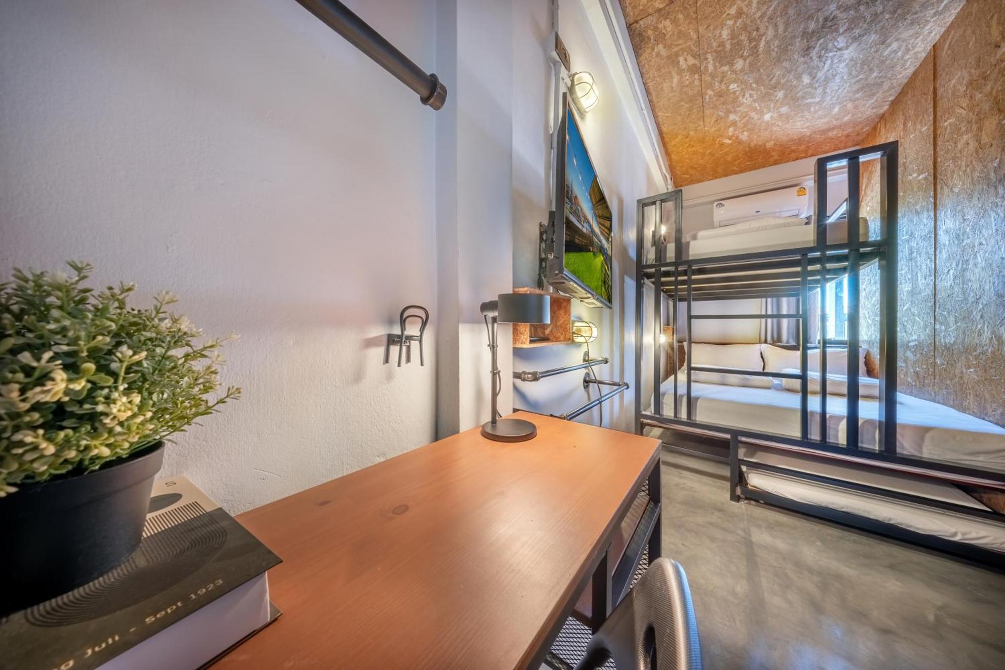 Ralph Hostel