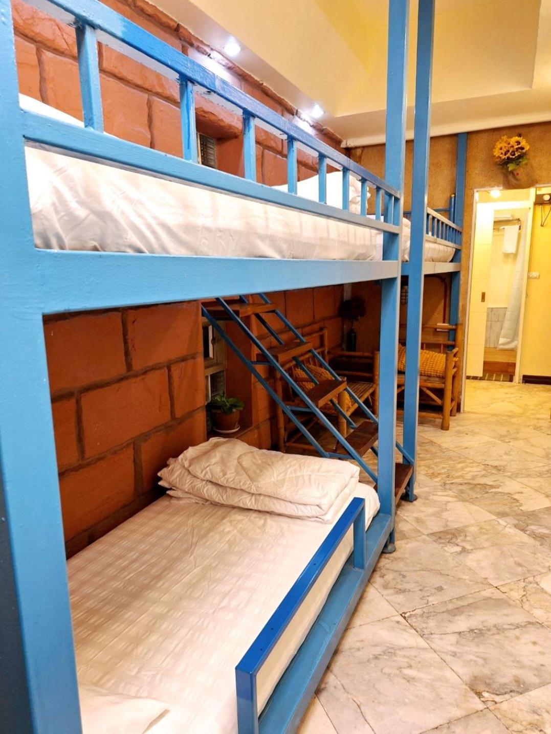 Ddm House Hostel *