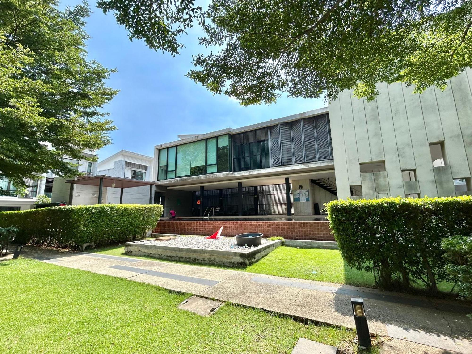3 Bedrooms Townhome Near Mega Bangna *