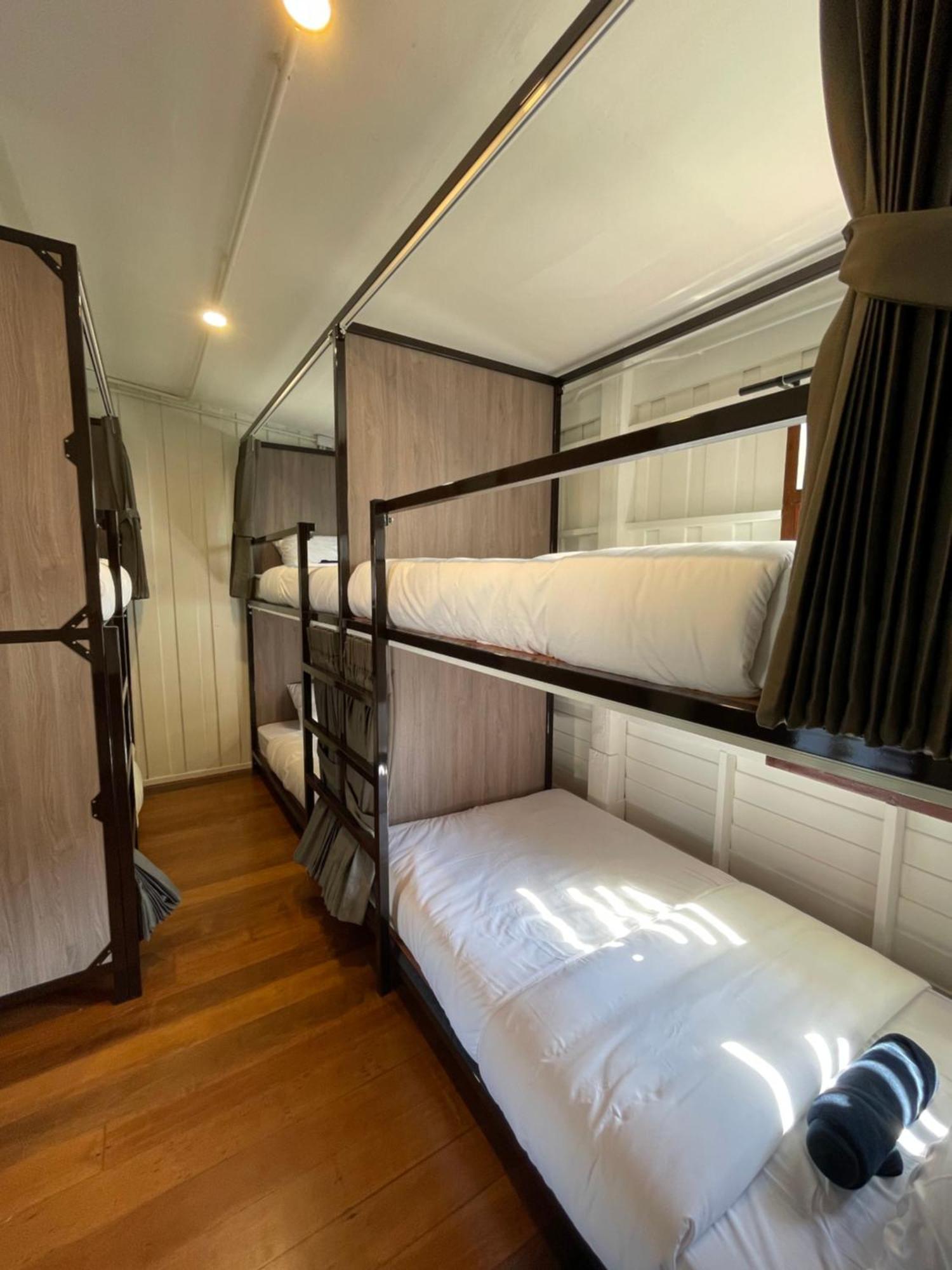 Green Cabin Hostel *