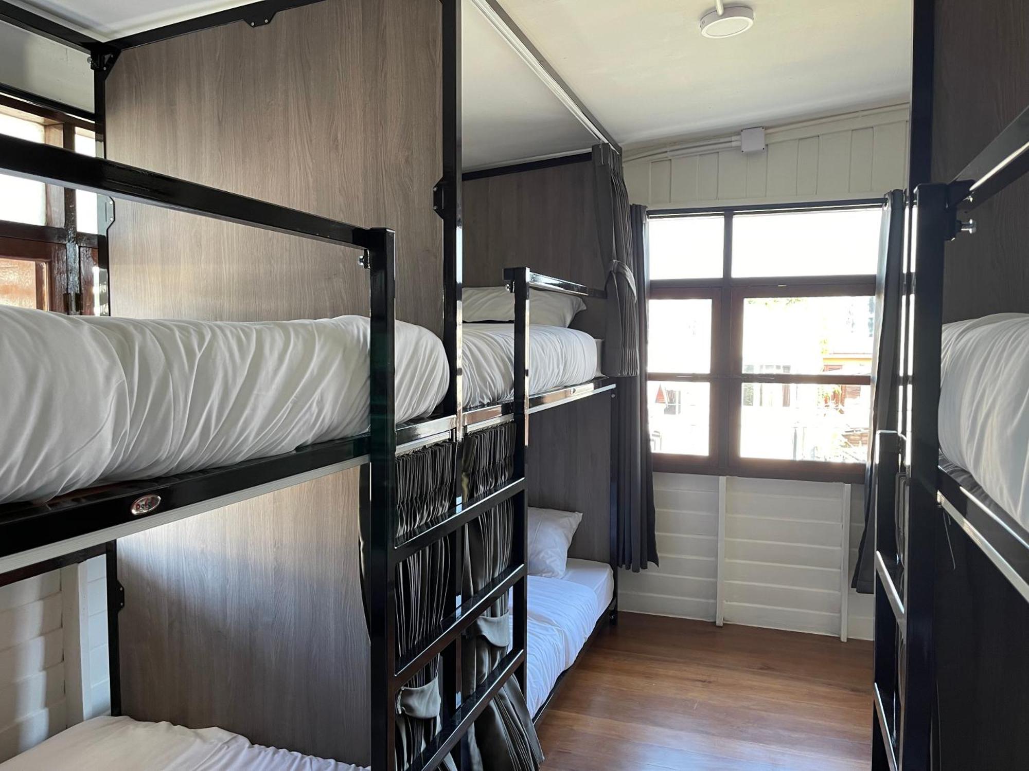 Green Cabin Hostel *
