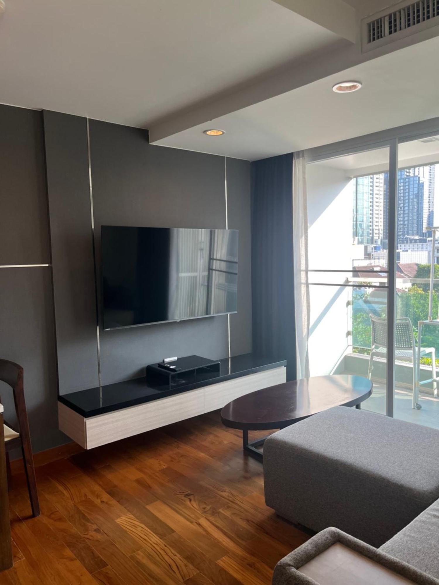 Spacious Bedroom- 2 Mins From Train Station * Bangkok