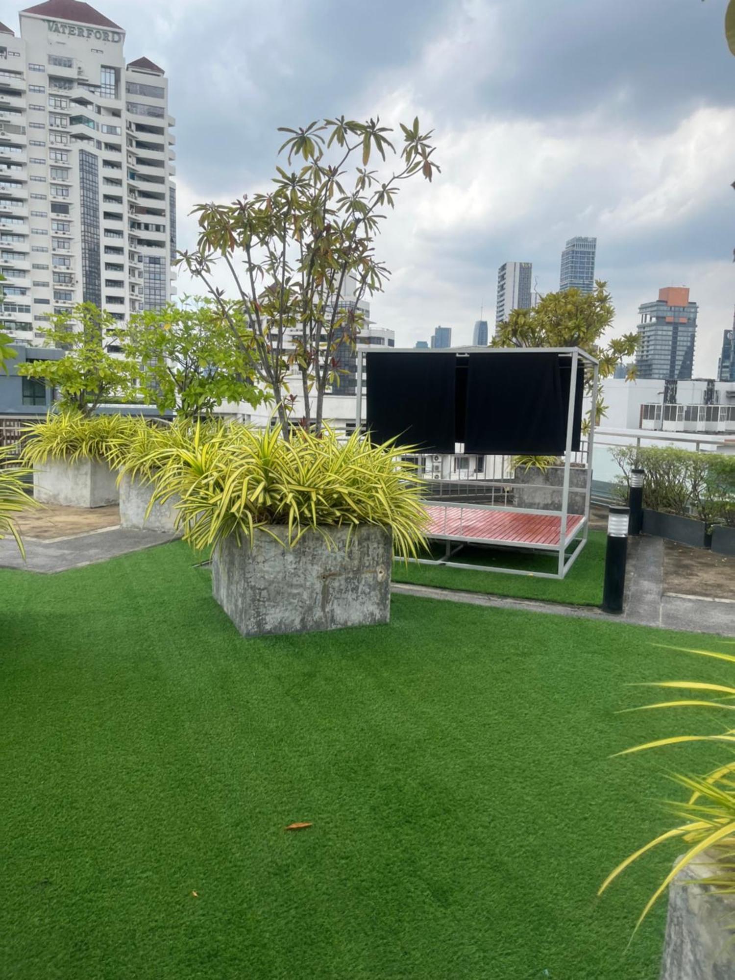 Apartment Spacious Bedroom- 2 Mins From Train Station Bangkok