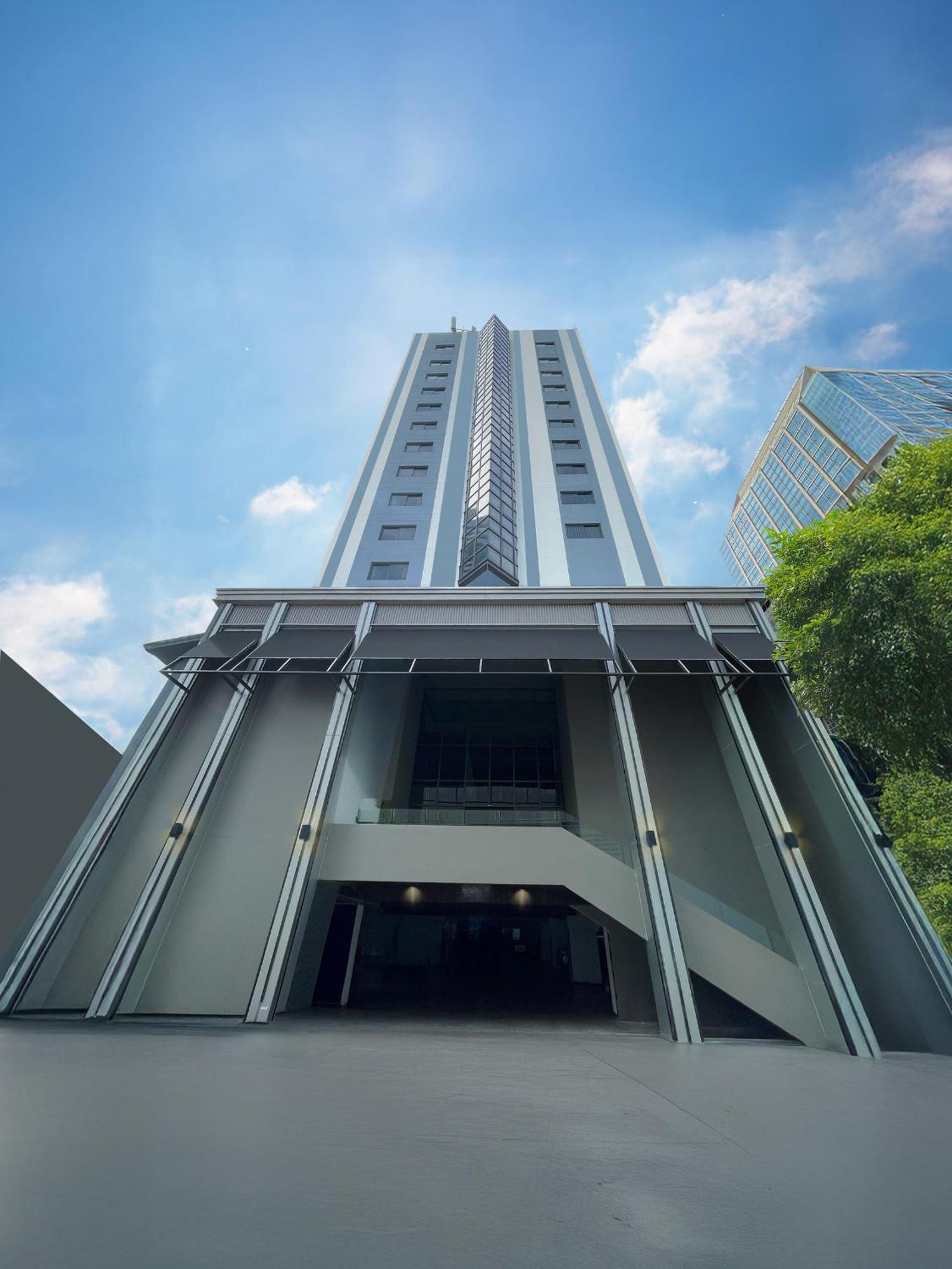 Hotel Pinnacle Lumpinee Park