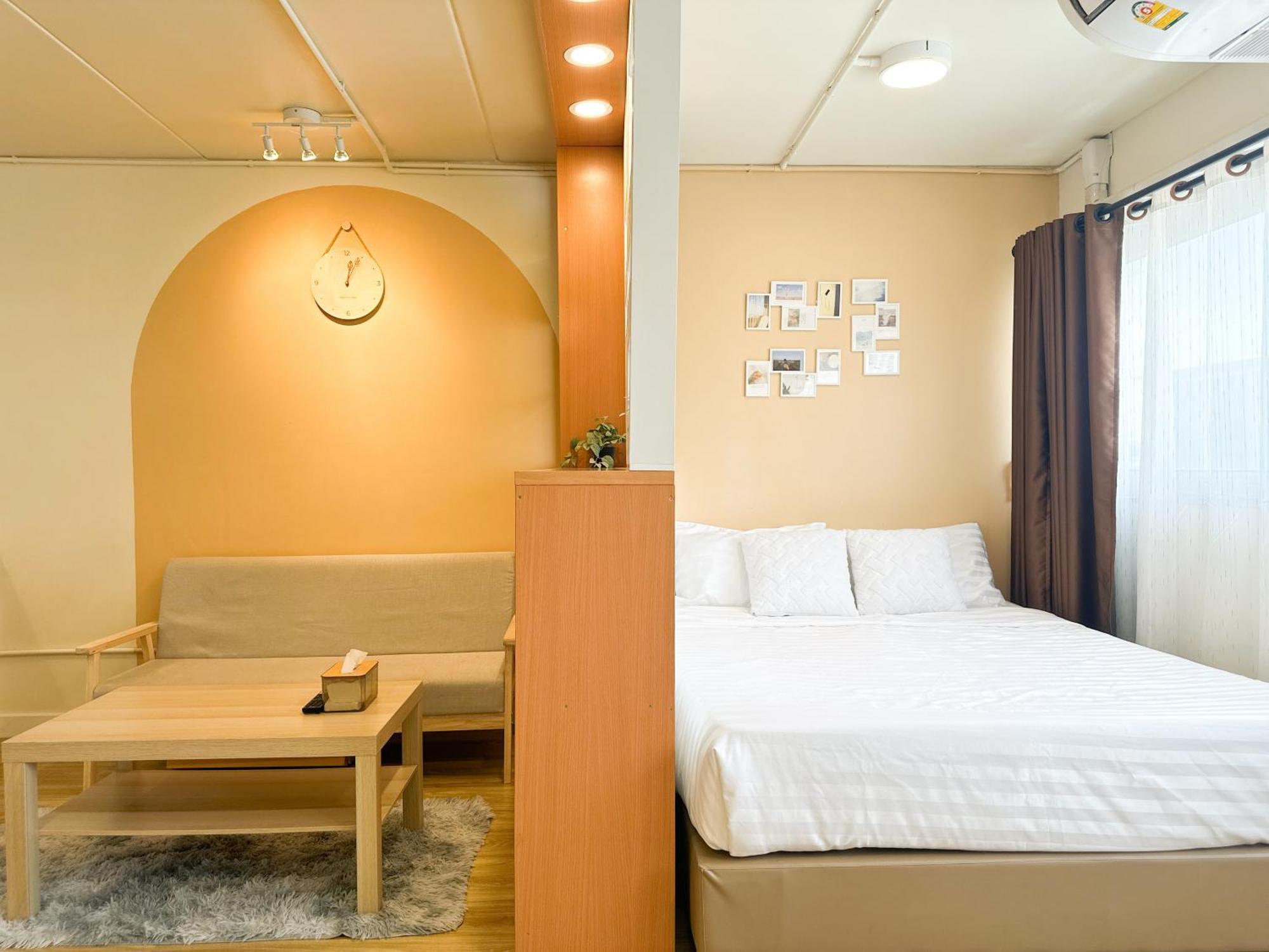 Happiness Sleep Hostel