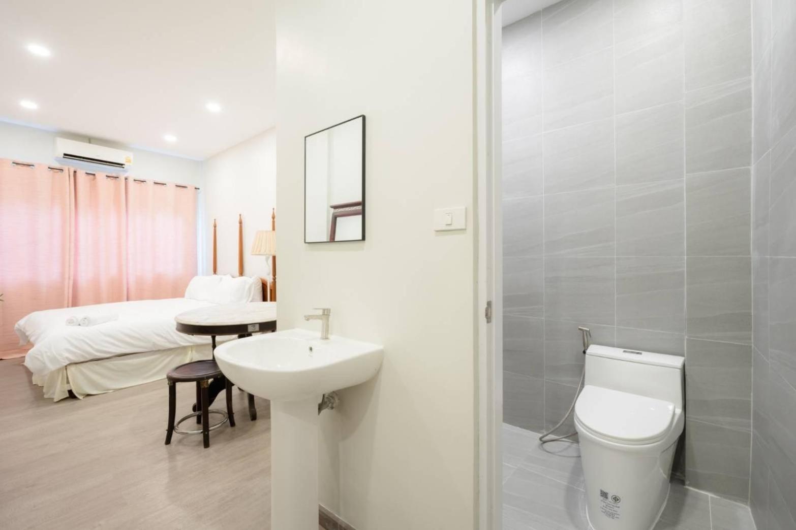 Hidden Dragon V Yaowarat Road Apartment