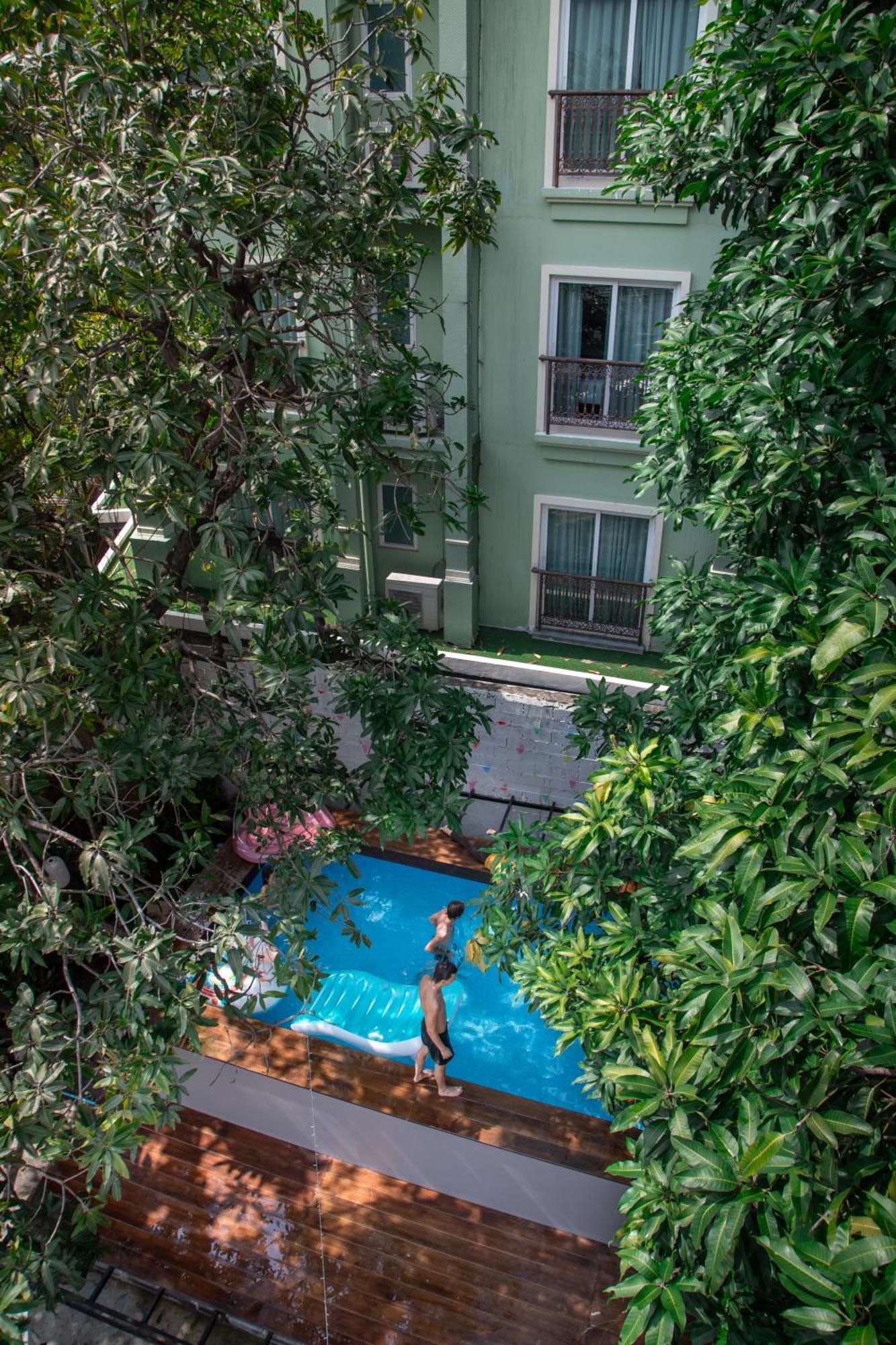 Revolution Khao San By The Bliss Hostel Bangkok