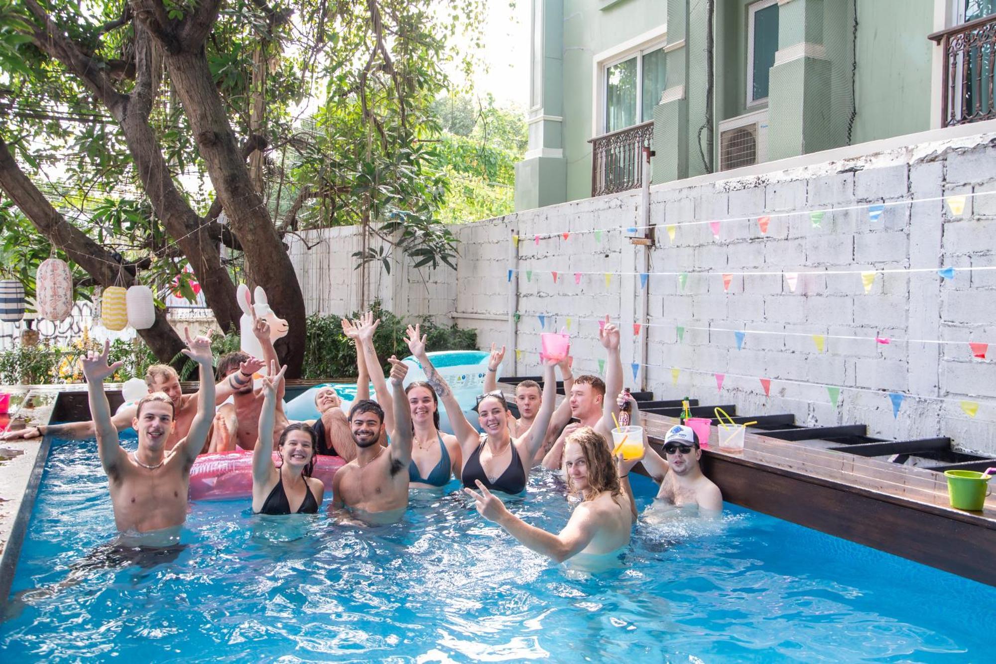 Revolution Khao San By The Bliss Hostel *