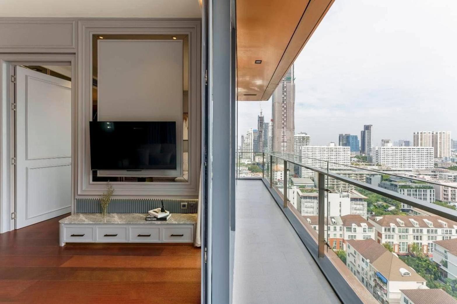 Prime Area Super Cozy Luxury 2 Bedroom Thonglor Bts Apartment *
