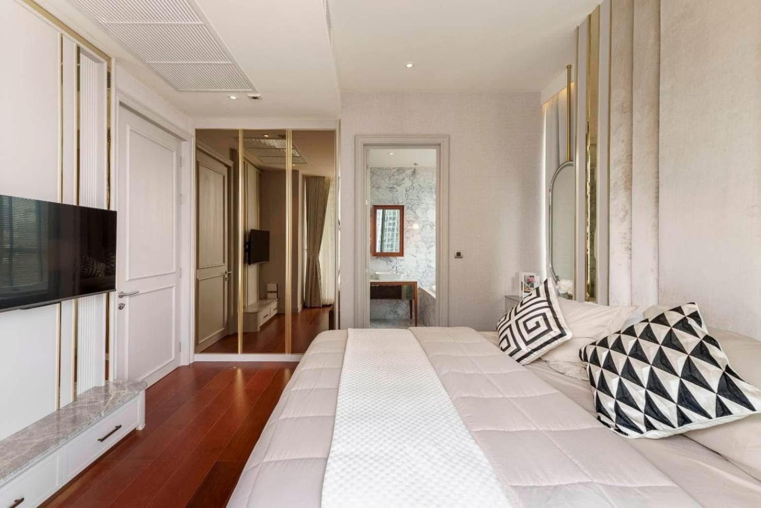 Prime Area Super Cozy Luxury 2 Bedroom Thonglor Bts Apartment Bangkok