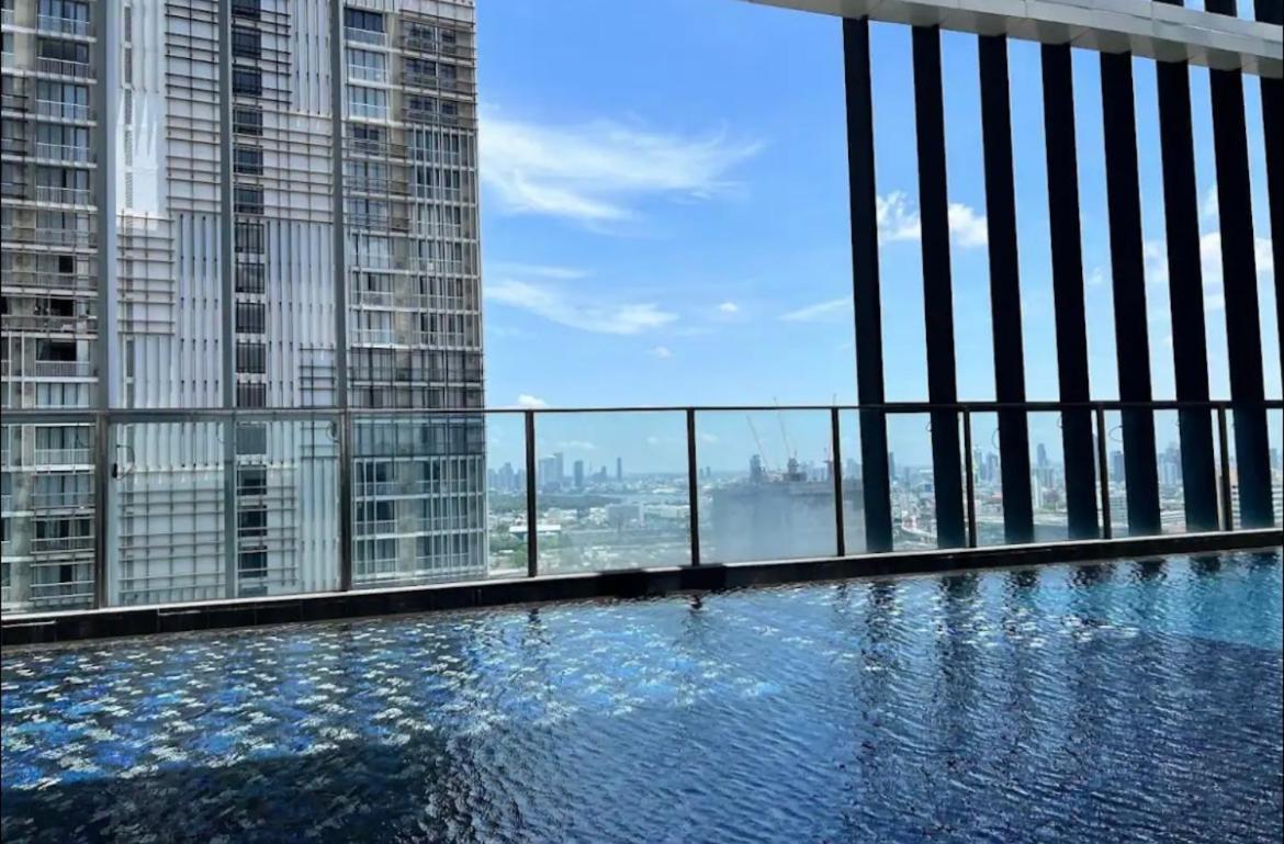 Super Luxury Sukhumvit 24 Apartment